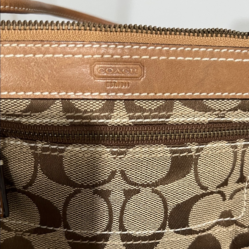 Vintage Y2K Coach Signature Brown and Tan Wristlet - Picture 5 of 8
